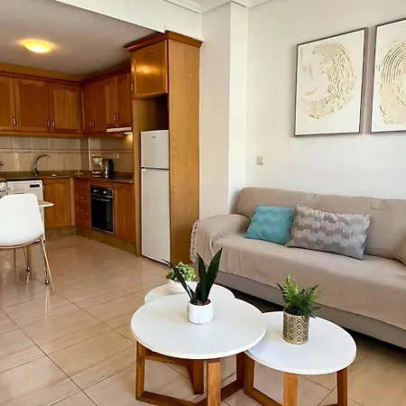 Sunny Flat 500 Metres From The - Centre