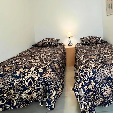 Sunny Flat 500 Metres From The - Centre *