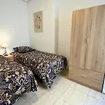Sunny Flat 500 Metres From The - Centre *