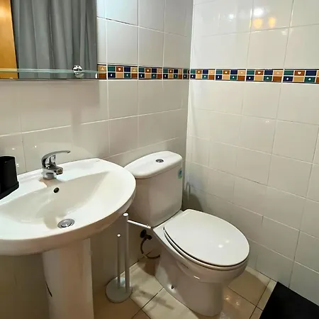 Sunny Flat 500 Metres From The - Centre