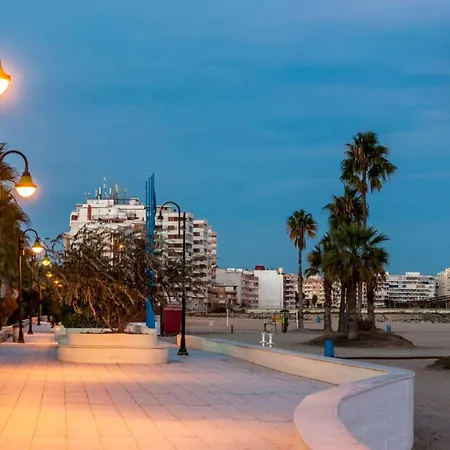 Sunny Flat 500 Metres From The - Centre شقة