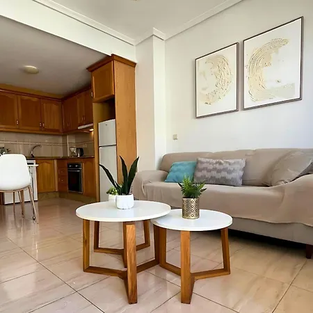 Sunny Flat 500 Metres From The - Centre