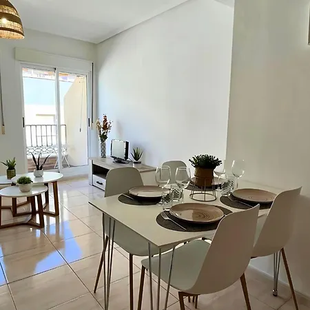 アパート Sunny Flat 500 Metres From The - Centre *