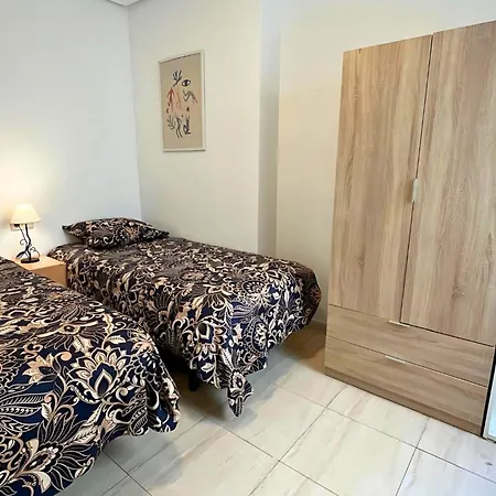 Sunny Flat 500 Metres From The - Centre *