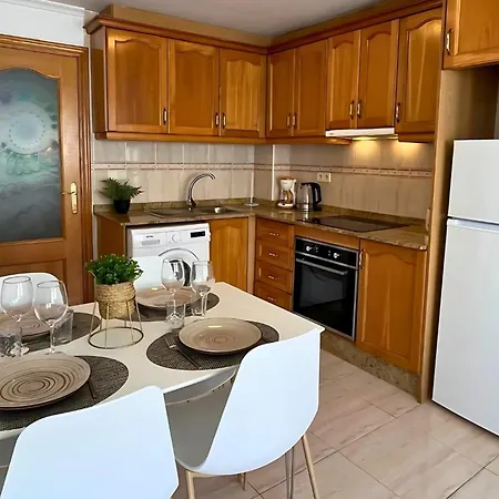 Sunny Flat 500 Metres From The - Centre * トレビエハ