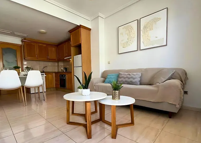 Sunny Flat 500 Metres From The - Centre