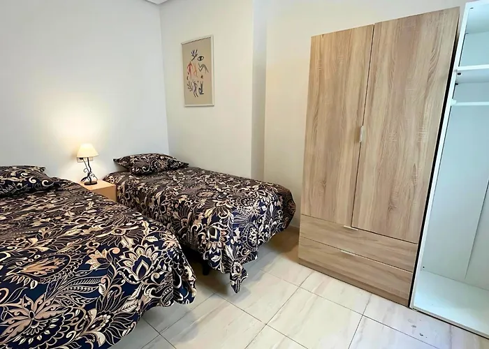 Sunny Flat 500 Metres From The - Centre *