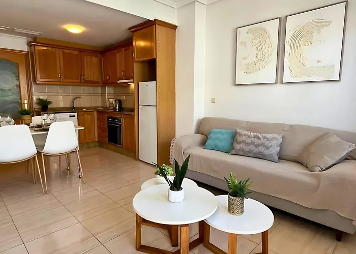 Sunny Flat 500 Metres From The - Centre