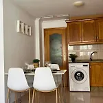 Sunny Flat 500 Metres From The - Centre Apartment *